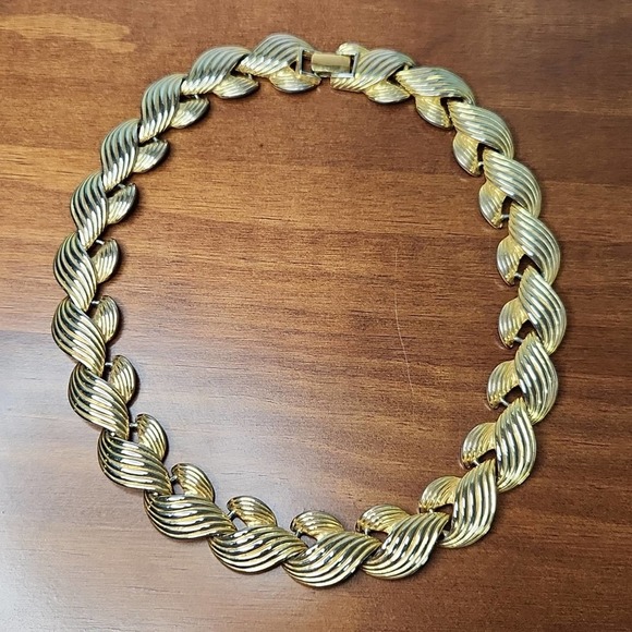 Vintage Napier Gold-tone Necklace - Picture 4 of 8